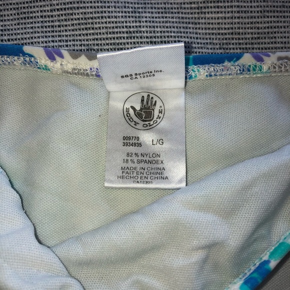 Bikini - Picture 3 of 4